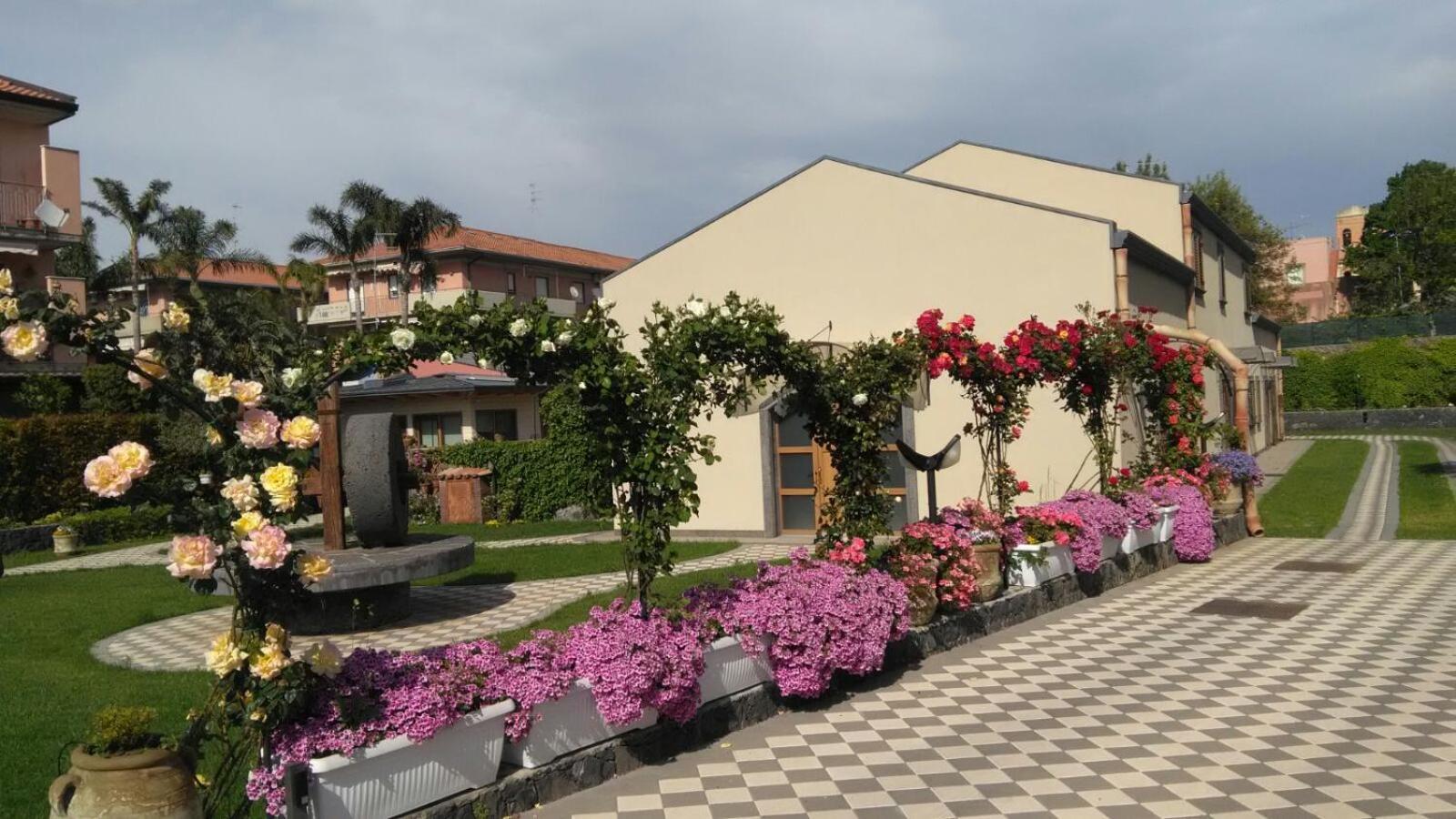 B&B Le Antiche Cisterne Tremestieri Etneo Bagian luar foto