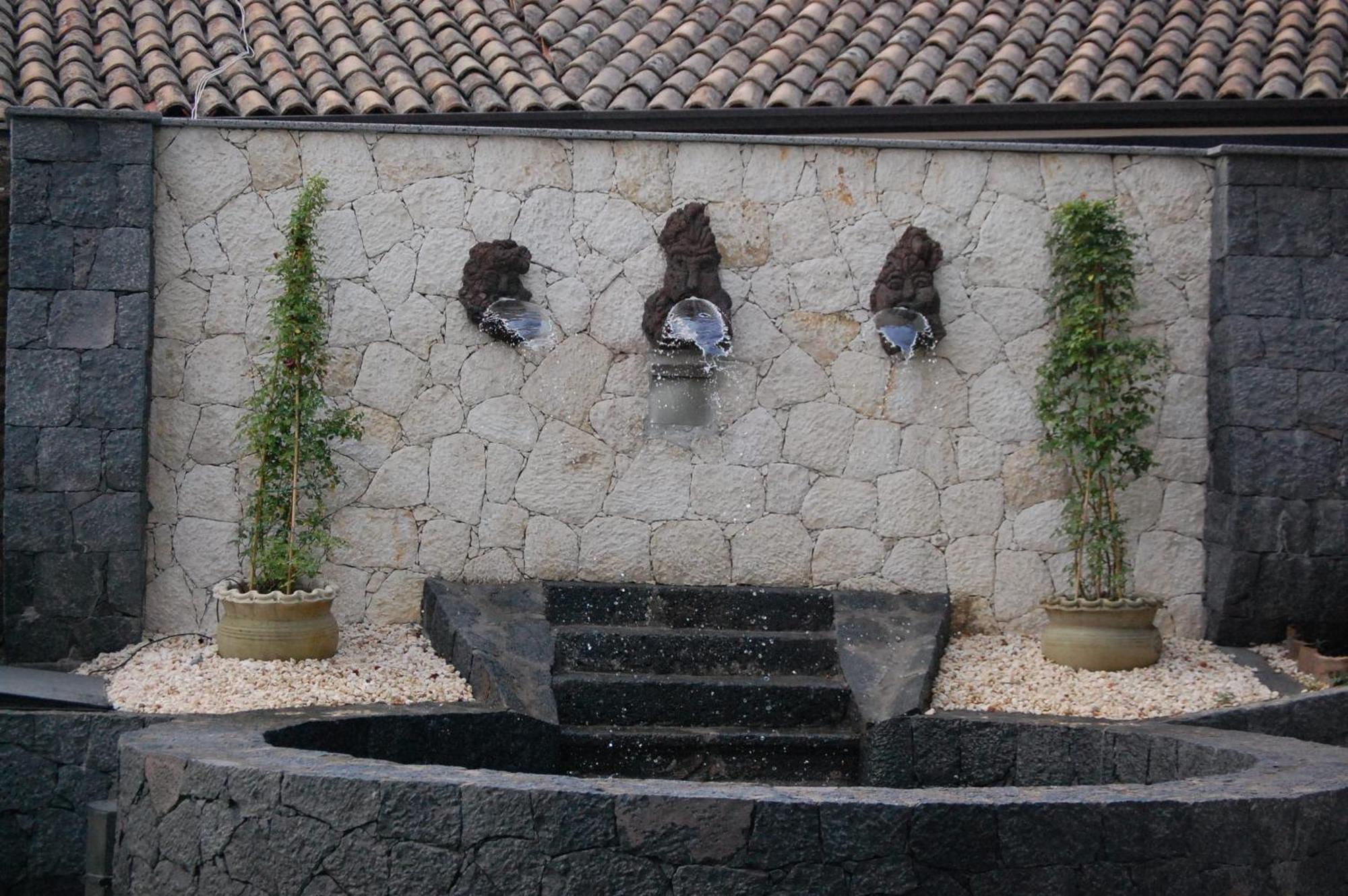 B&B Le Antiche Cisterne Tremestieri Etneo Bagian luar foto